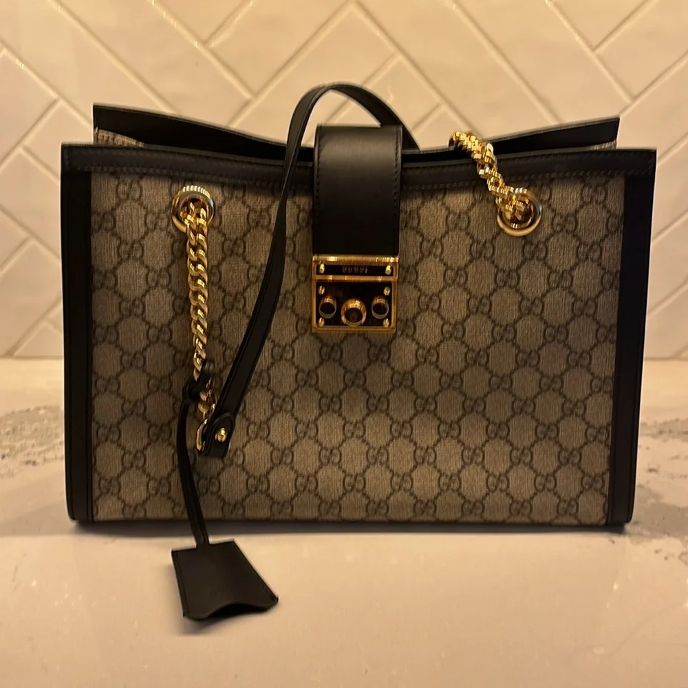 Gucci PADLOCK MEDIUM SHOULDER BAG authentic like new - Picture 2 of 7